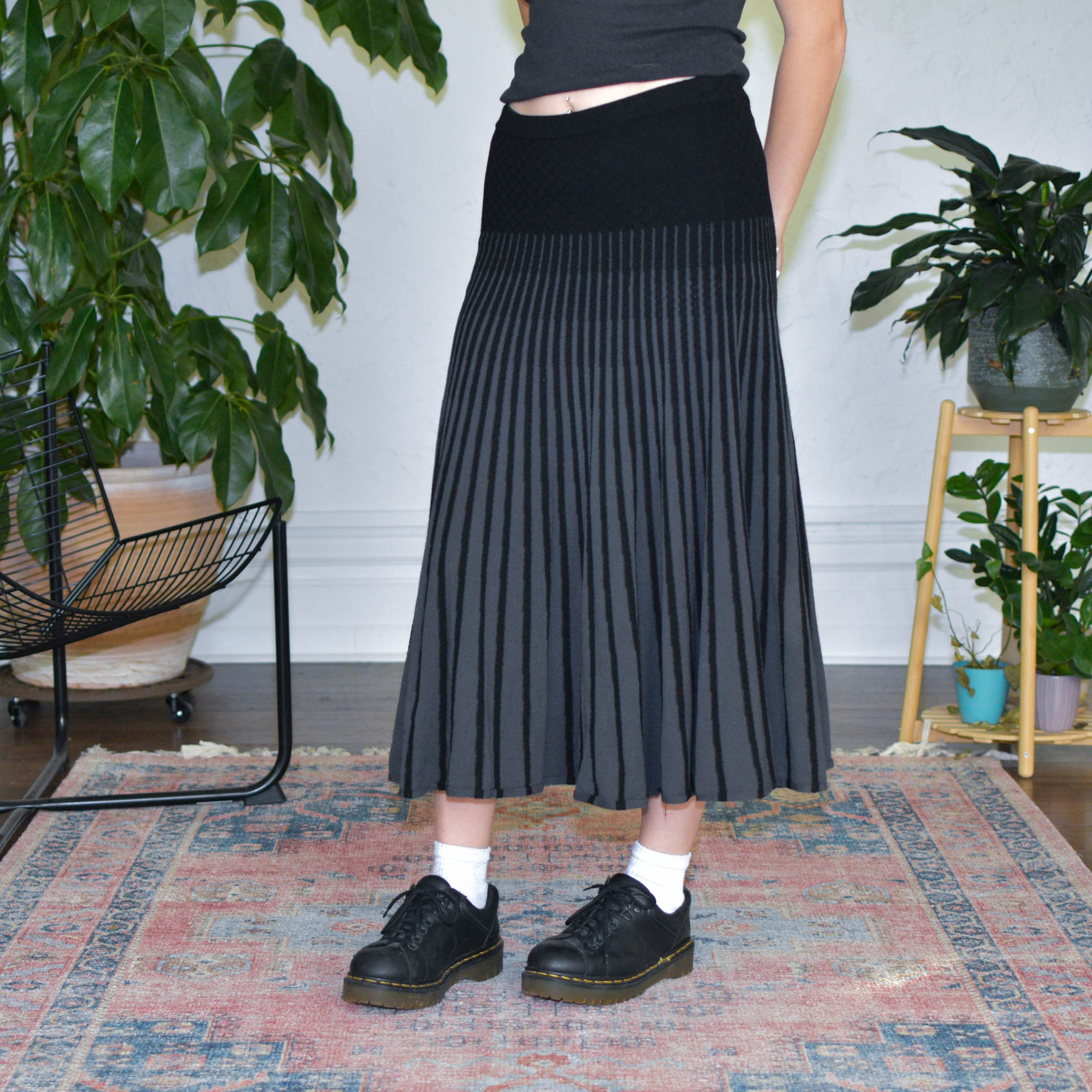 Y2k Nine West Black Flowy Midi Skirt