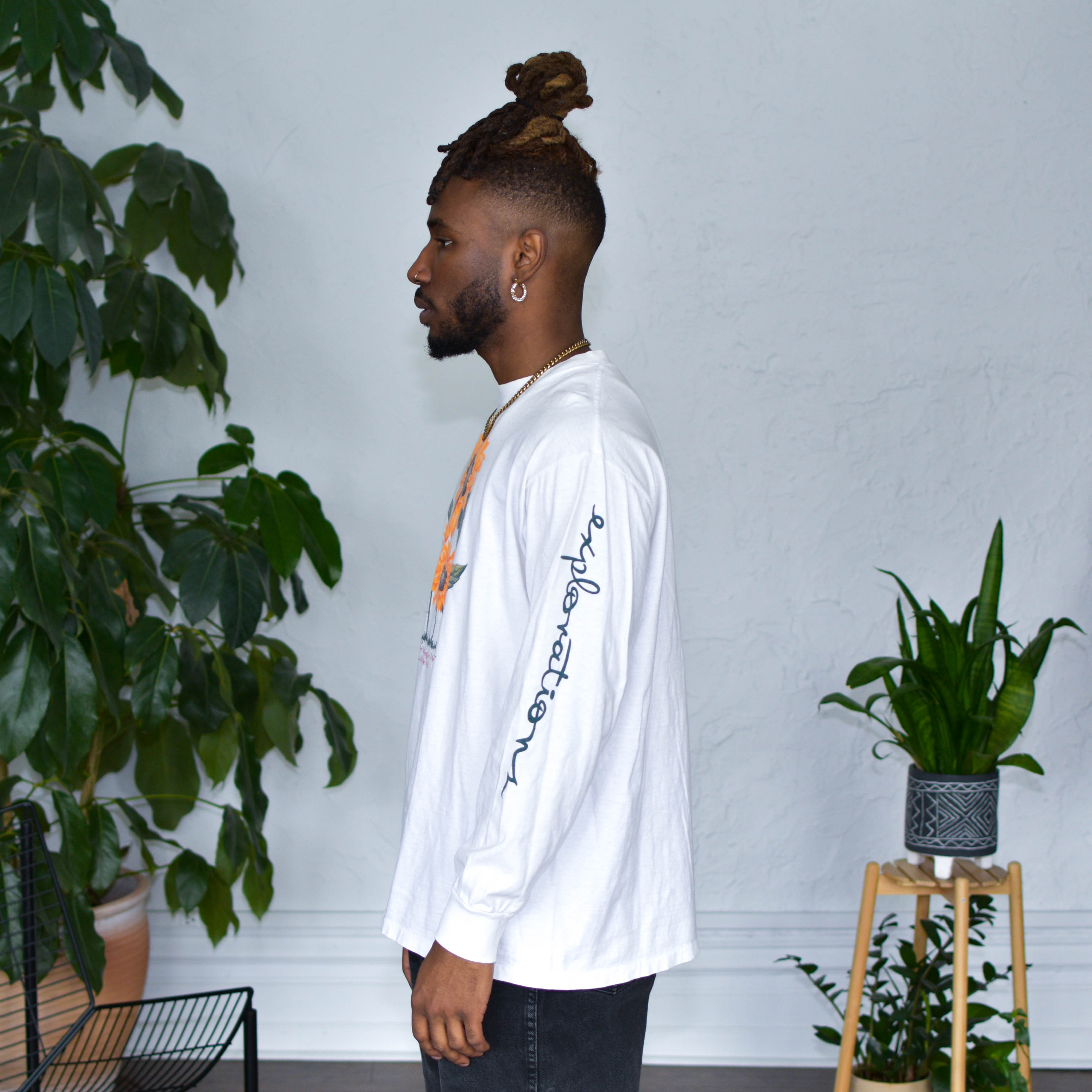 Vintage Exploration Sunflower Long SLeeve Graphic T-Shirt