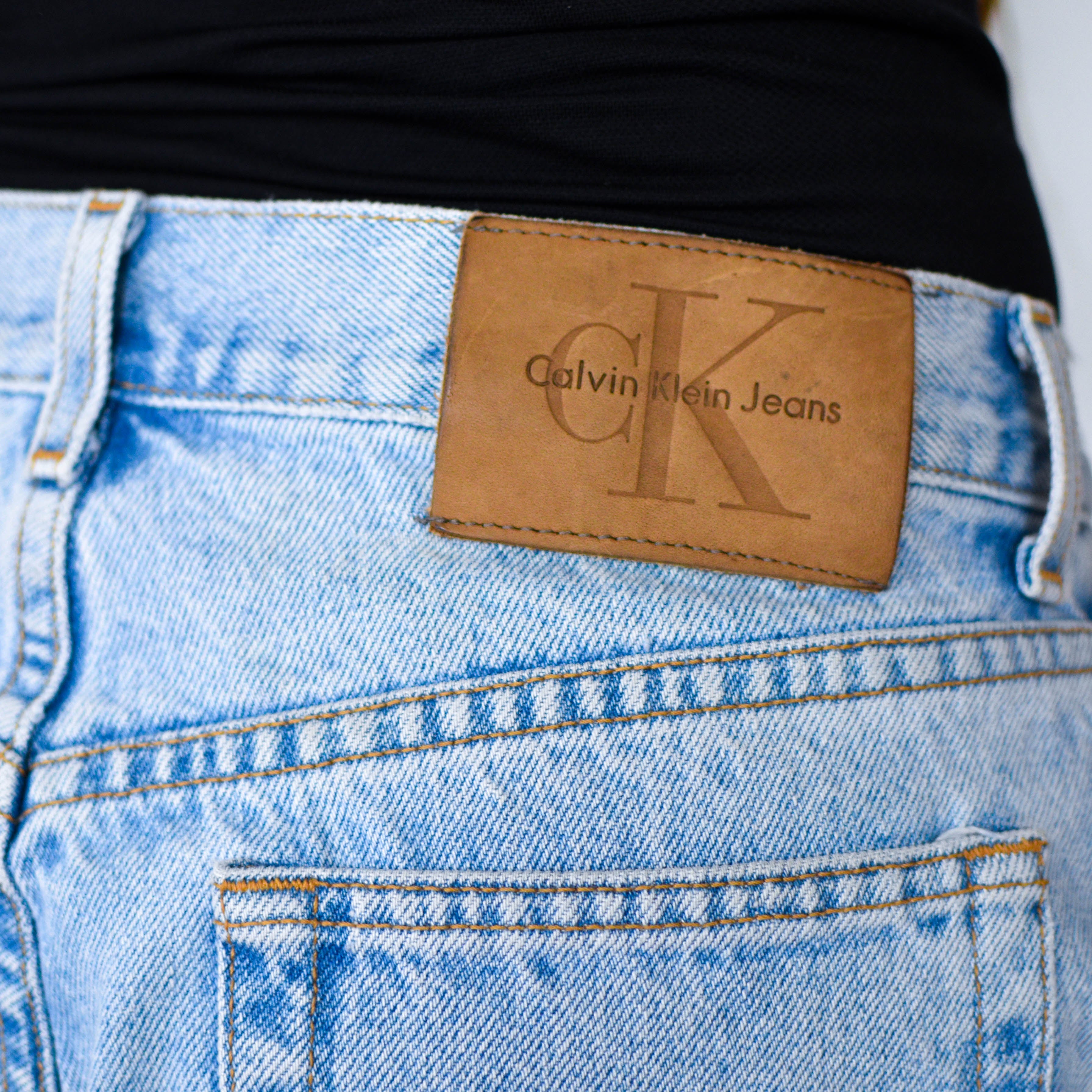Vintage Femme Calvin Klein Jeans Light Wash Jean Shorts