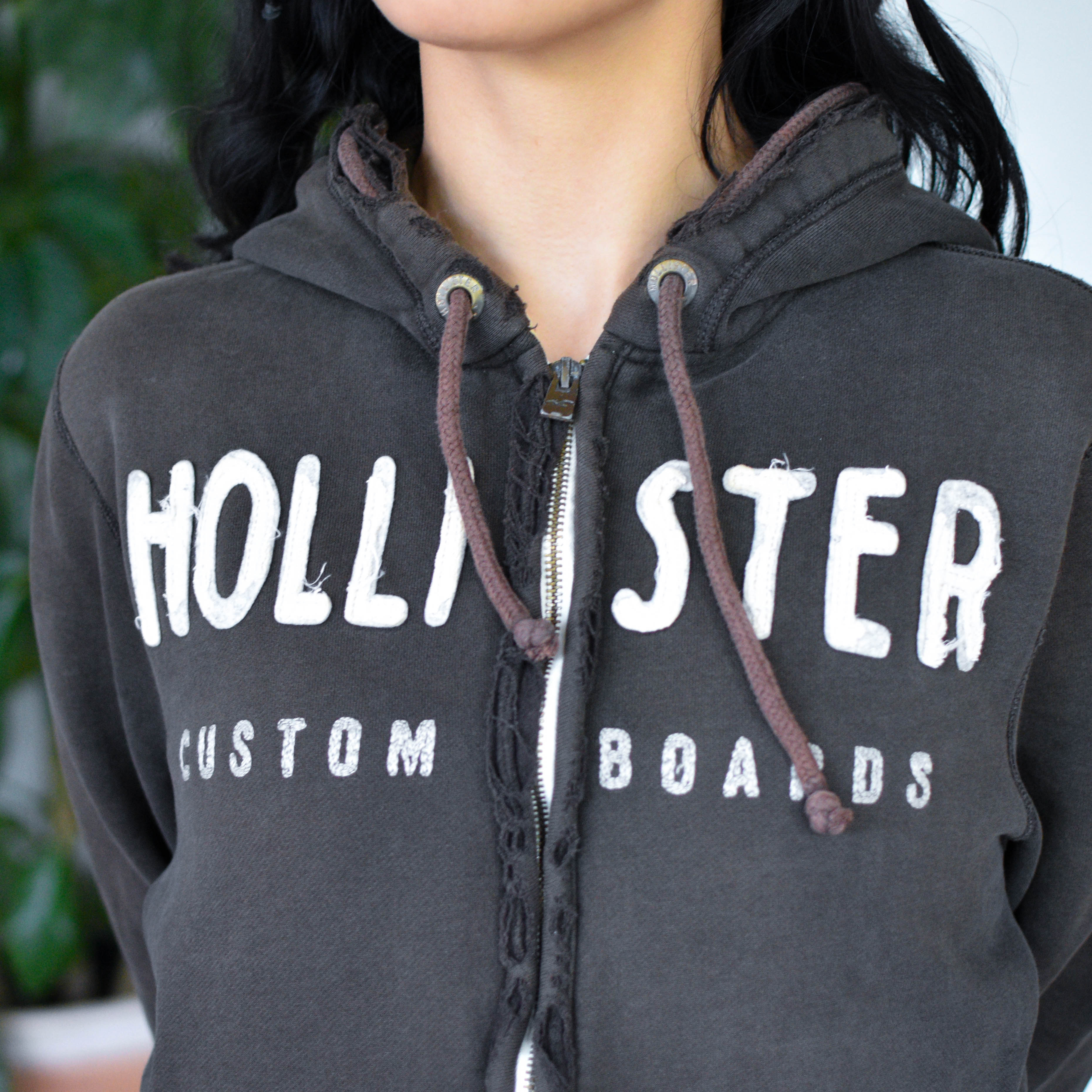 Vintage Distressed Hollister Femme Hoodie