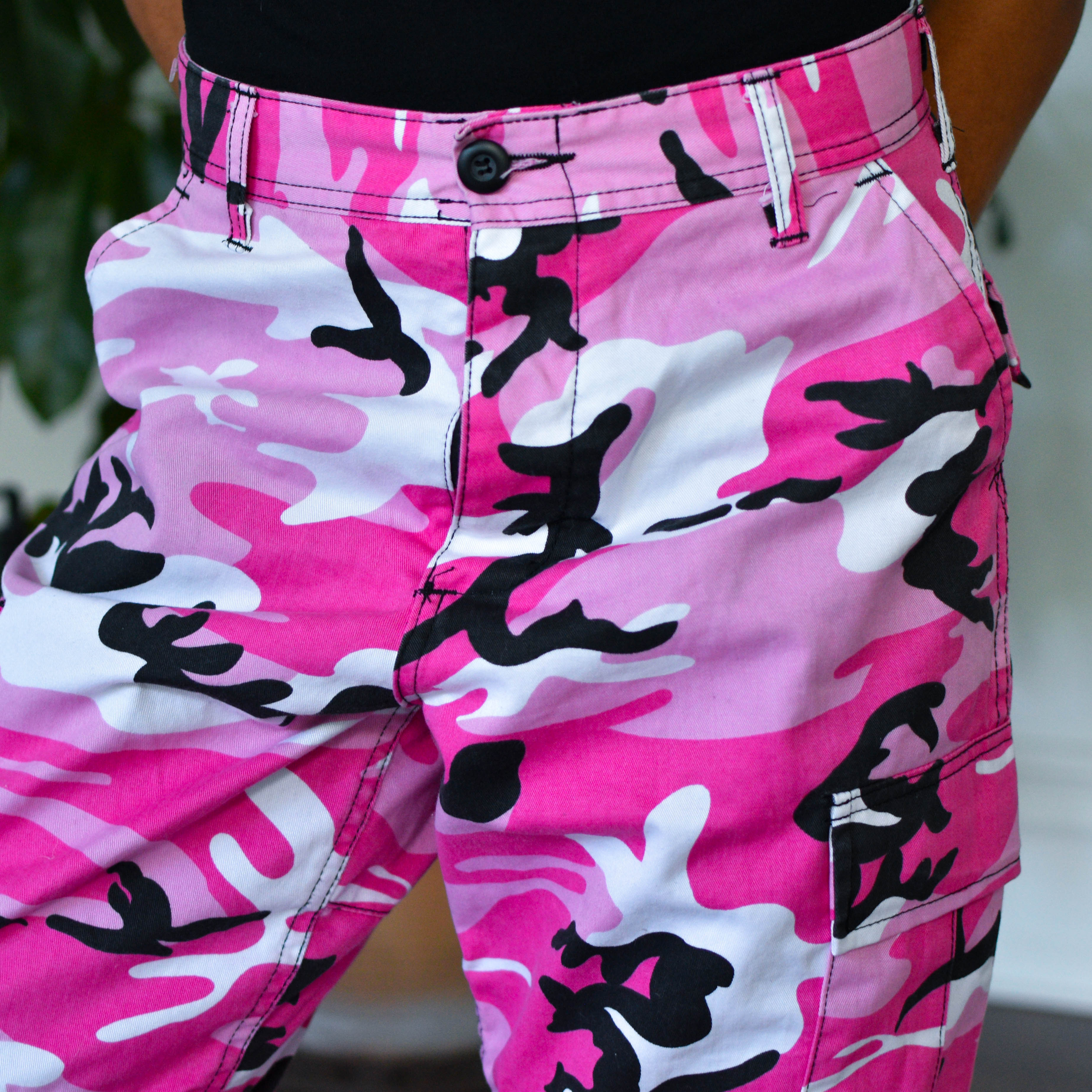 Vintage Y2K Pink Camouflage Cargo Pants