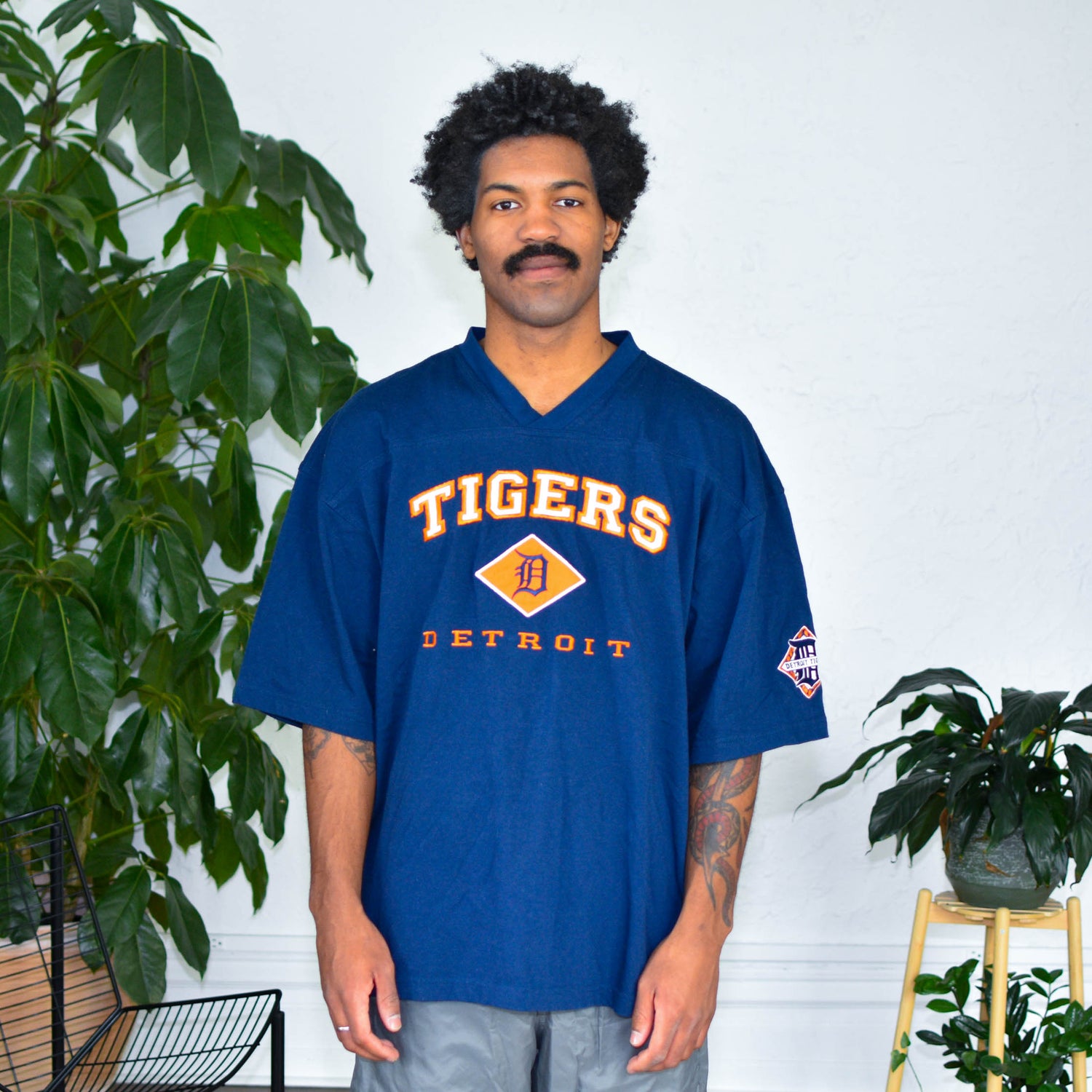 Vintage Detroit Tigers Baseball Embroidered Navy T-Shirt