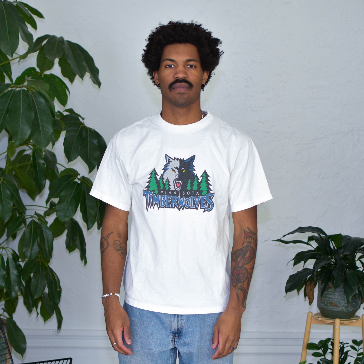 Vintage Minnesota Timberwolves Logo White T-Shirt