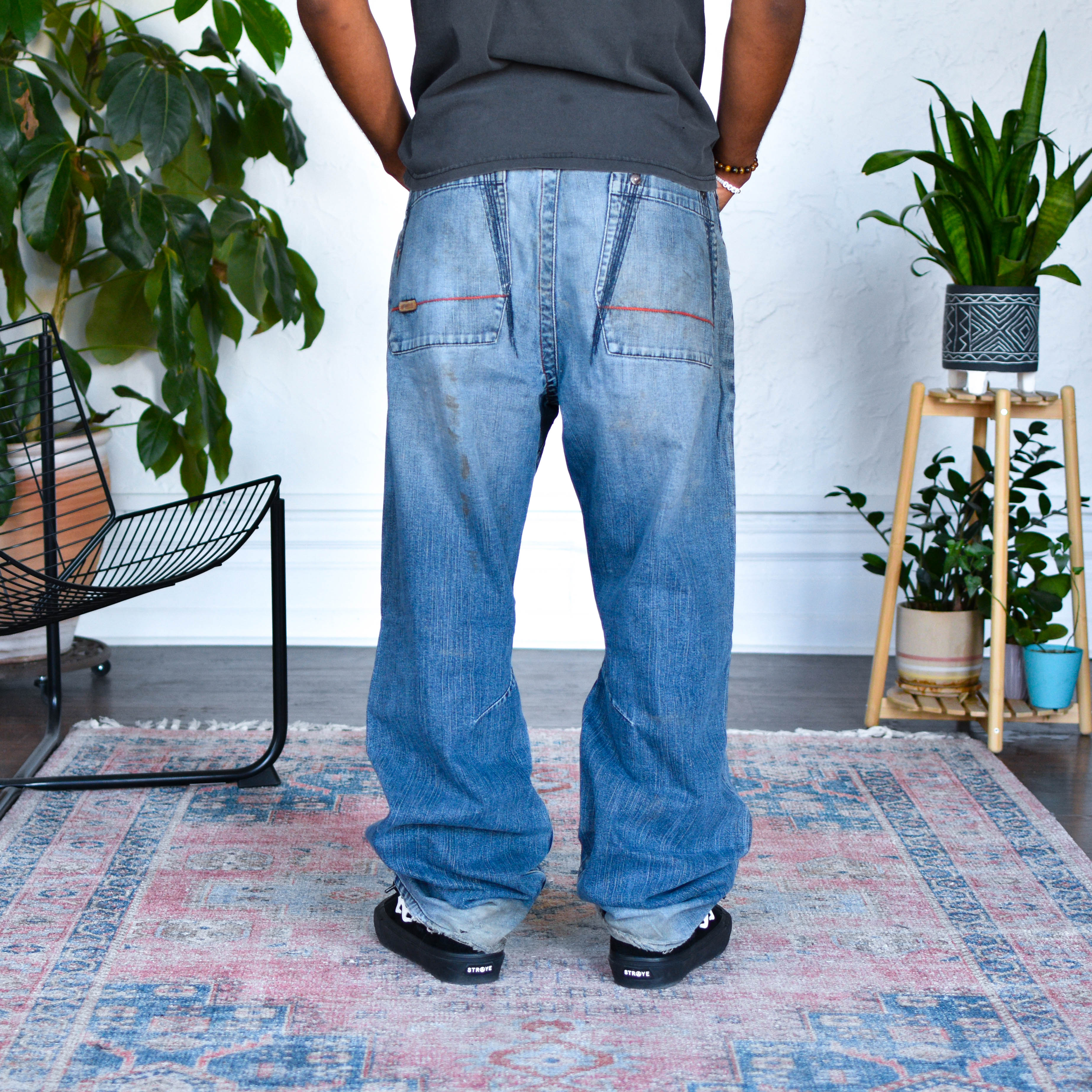 Vintage Y2K Akademiks Distressed Light Wash Jeans