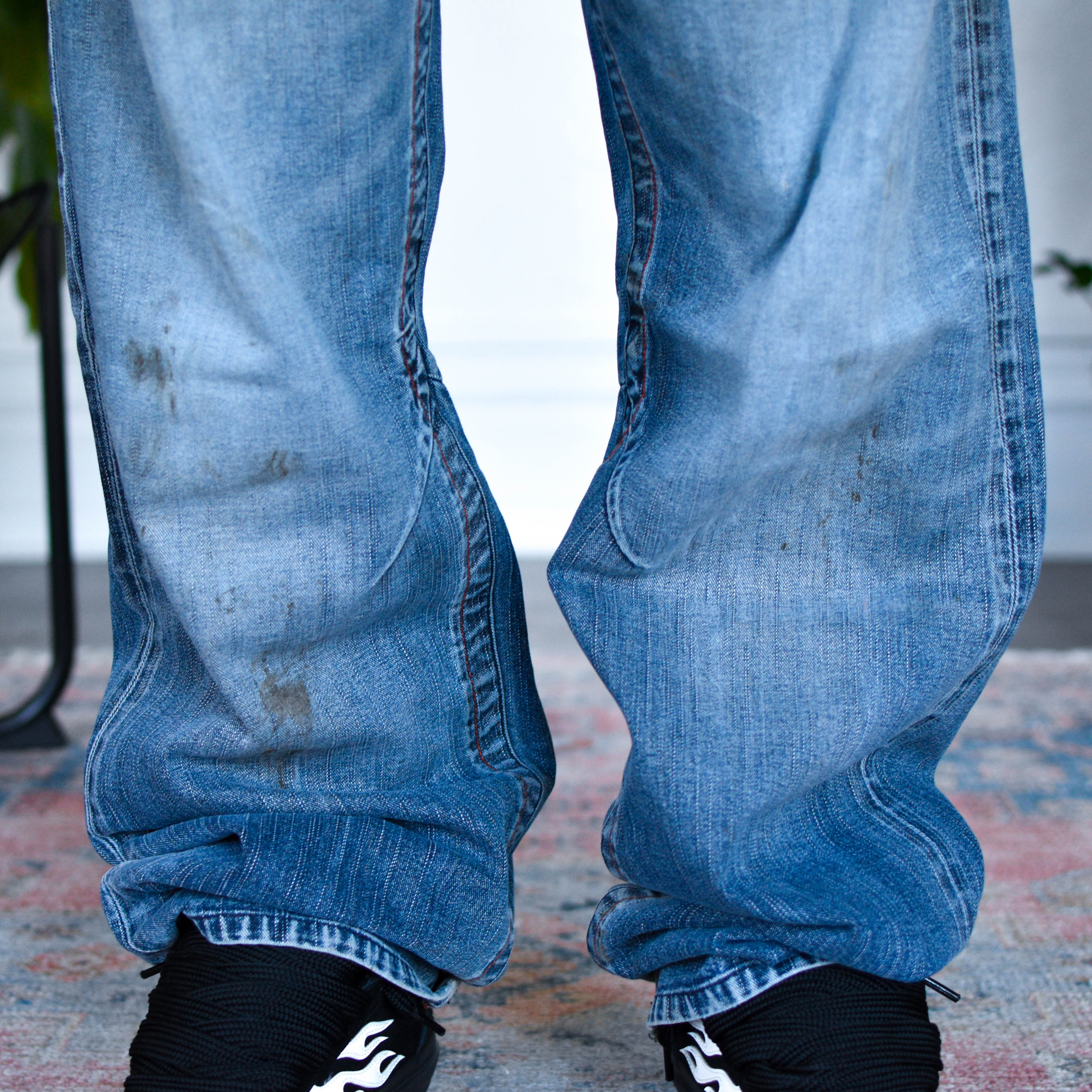 Vintage Y2K Akademiks Distressed Light Wash Jeans