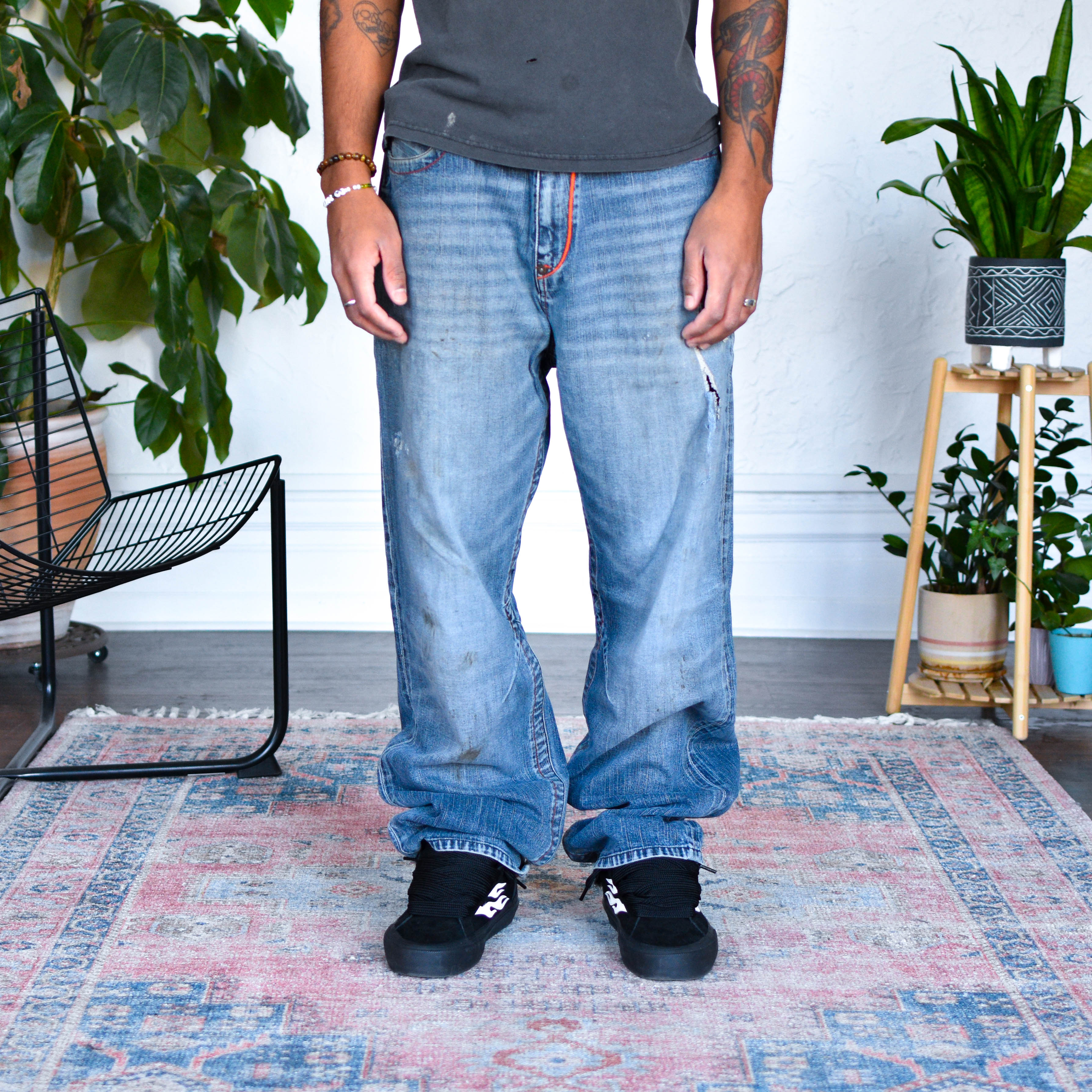 Vintage Y2K Akademiks Distressed Light Wash Jeans