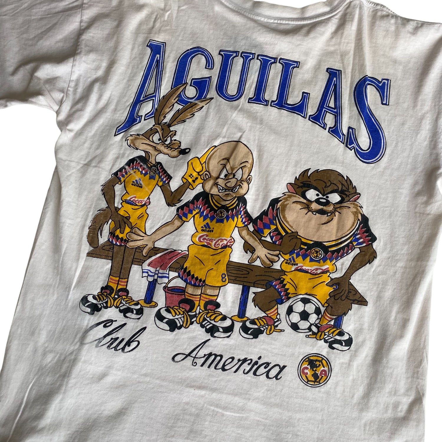 Vintage 90s Club America Looney Tunes (Taz) Graphic T-Shirt