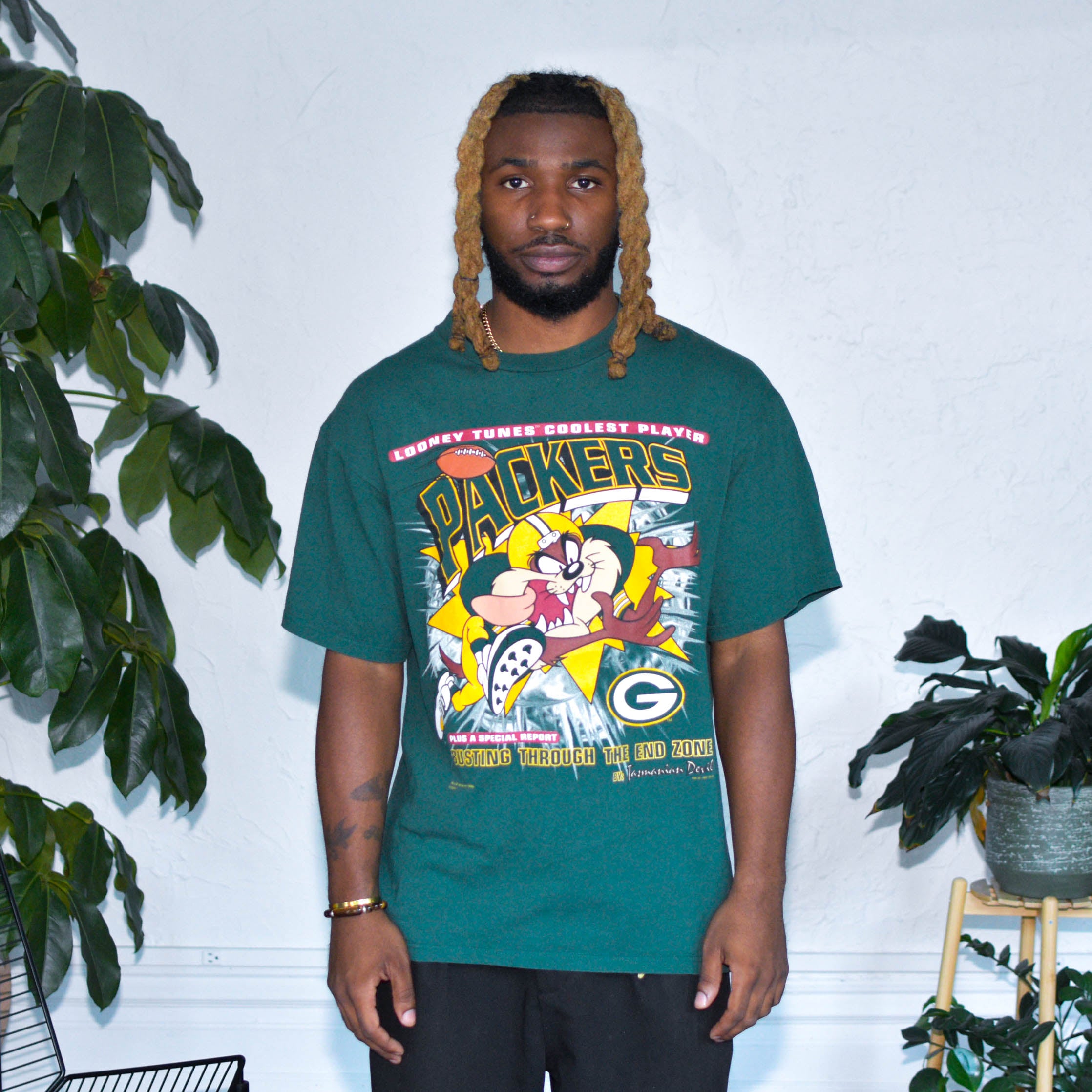 Vintage 1997 Looney Tunes Taz Green Bay Packers T-Shirt