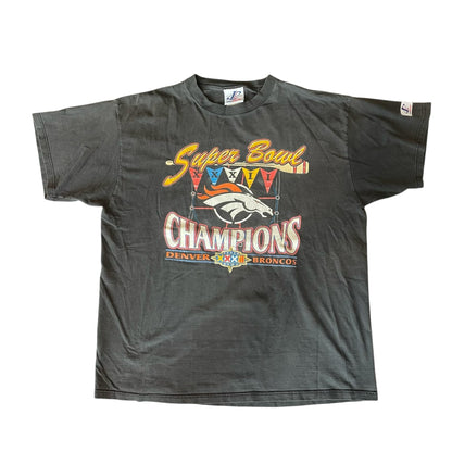 Vintage Denver Broncos Super Bowl 32 Champions Black Graphic T-Shirt