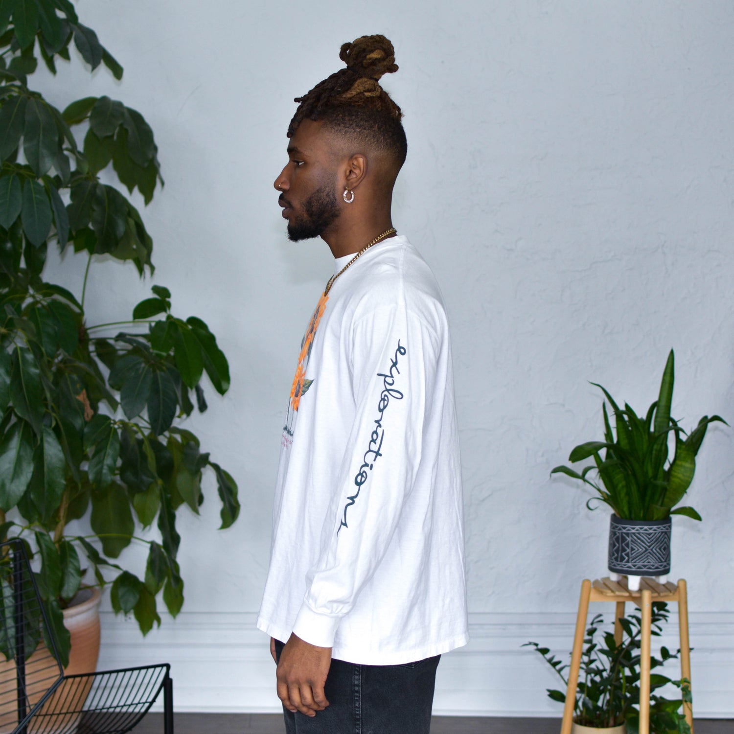 Vintage Exploration Sunflower Long SLeeve Graphic T-Shirt