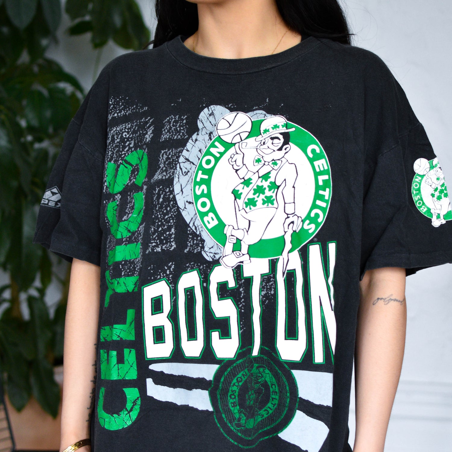 Vintage 90s Boston Celtics Graphic T-Shirt
