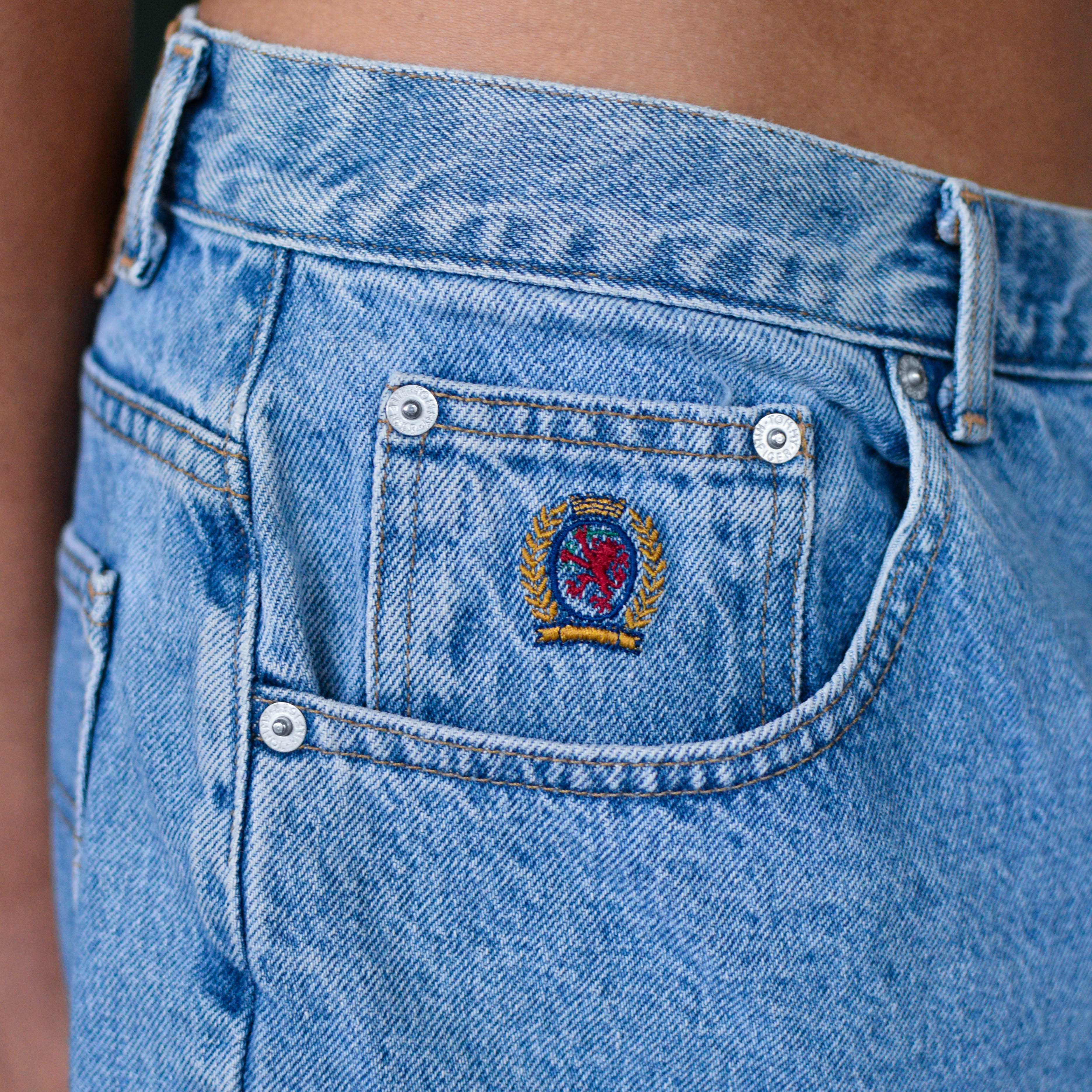 Vintage Tommy Hilfiger "Classic Fit" Jorts