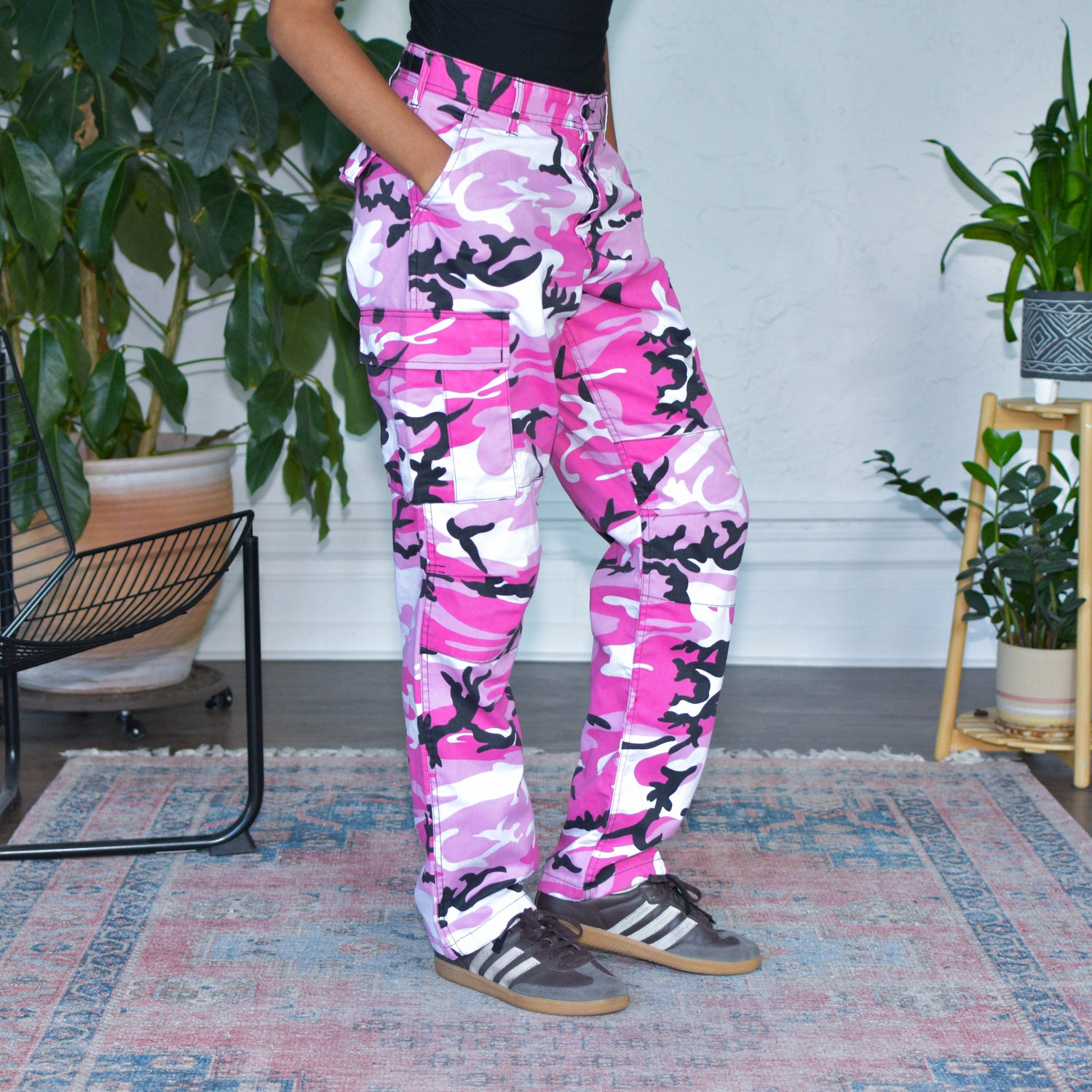 Vintage Y2K Pink Camouflage Cargo Pants