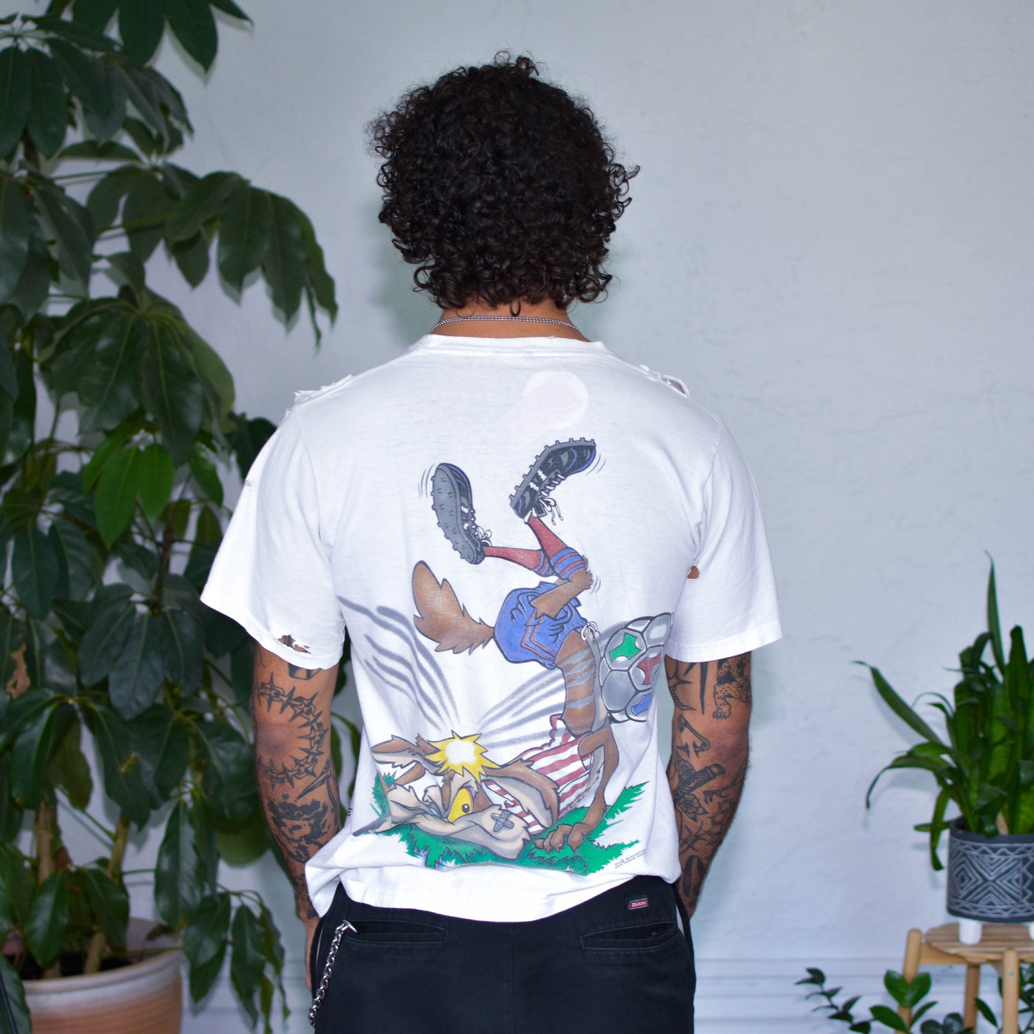 Vintage 1994 Wile E. Coyote Chivas de Guadalajara Graphic T-Shirt