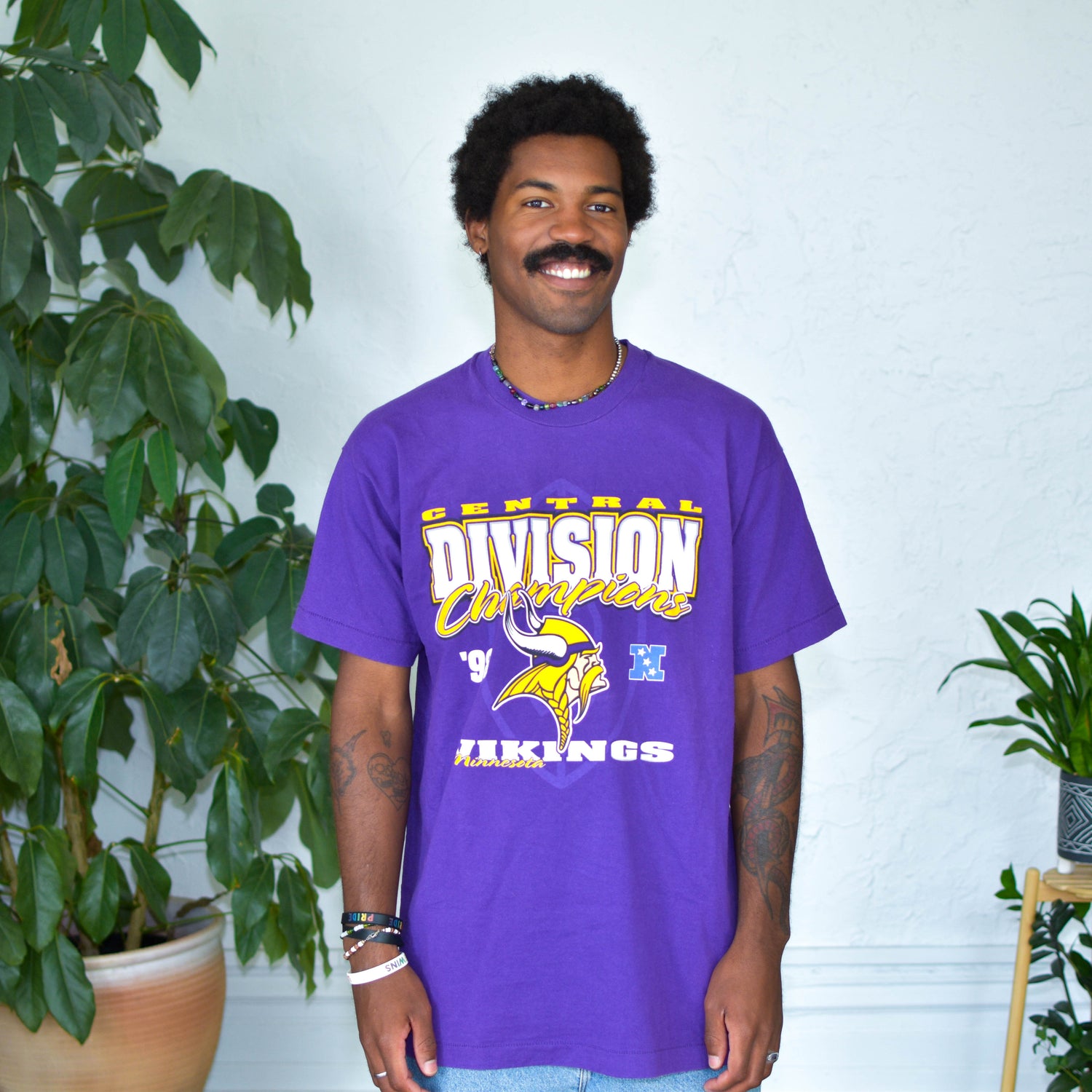 Vintage 1998 Minnesota Vikings Division Champions Graphic T-Shirt