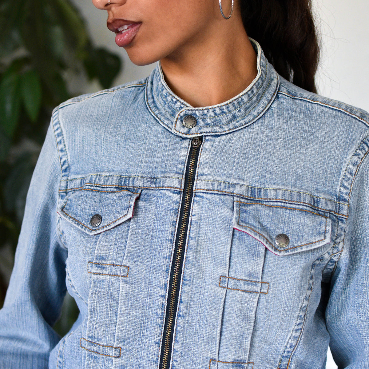 Vintage Y2K Femme Tommy Hilfiger Light Washed Blue Denim Jacket