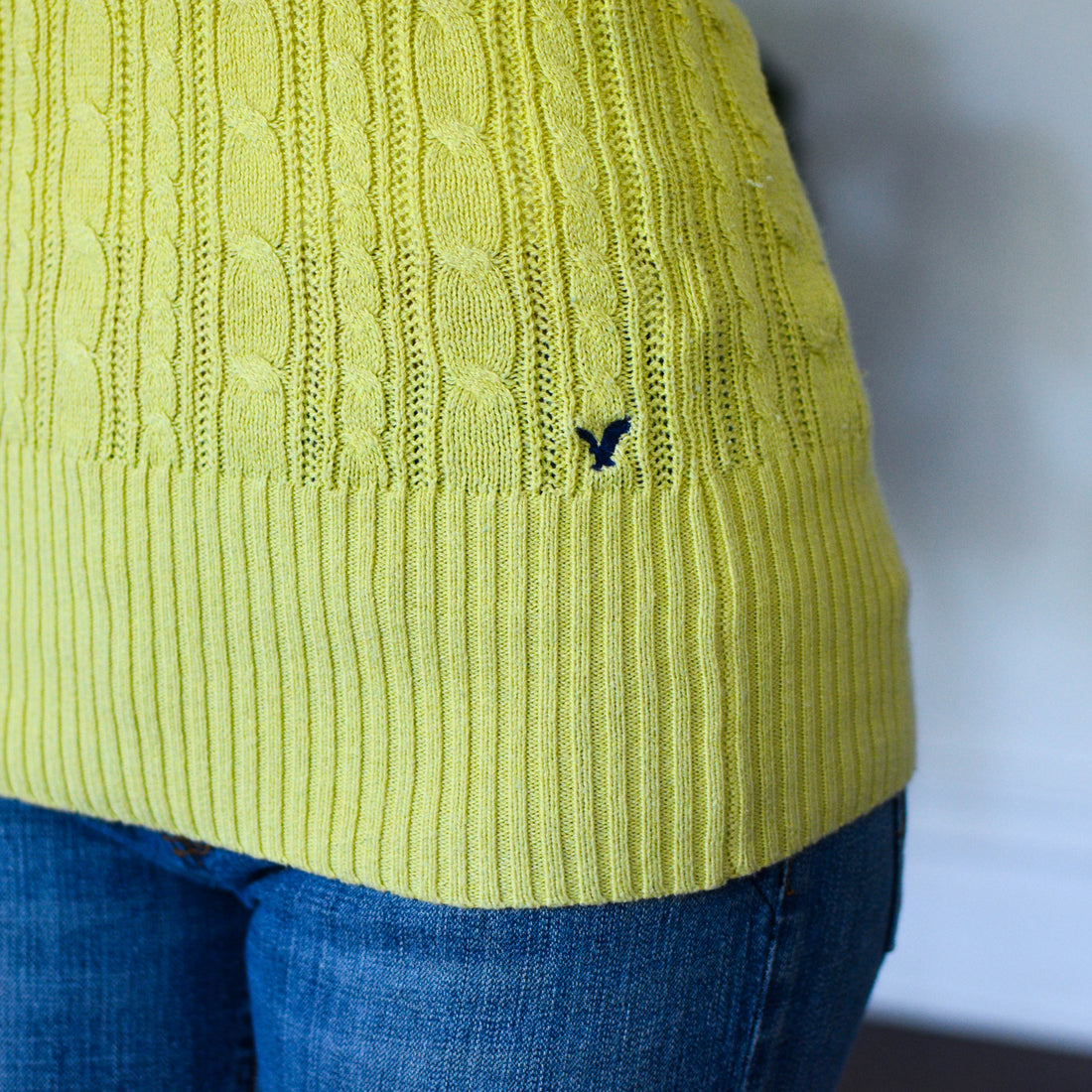 Vintage Femme American EagleDrop-Neck Knit Sweater