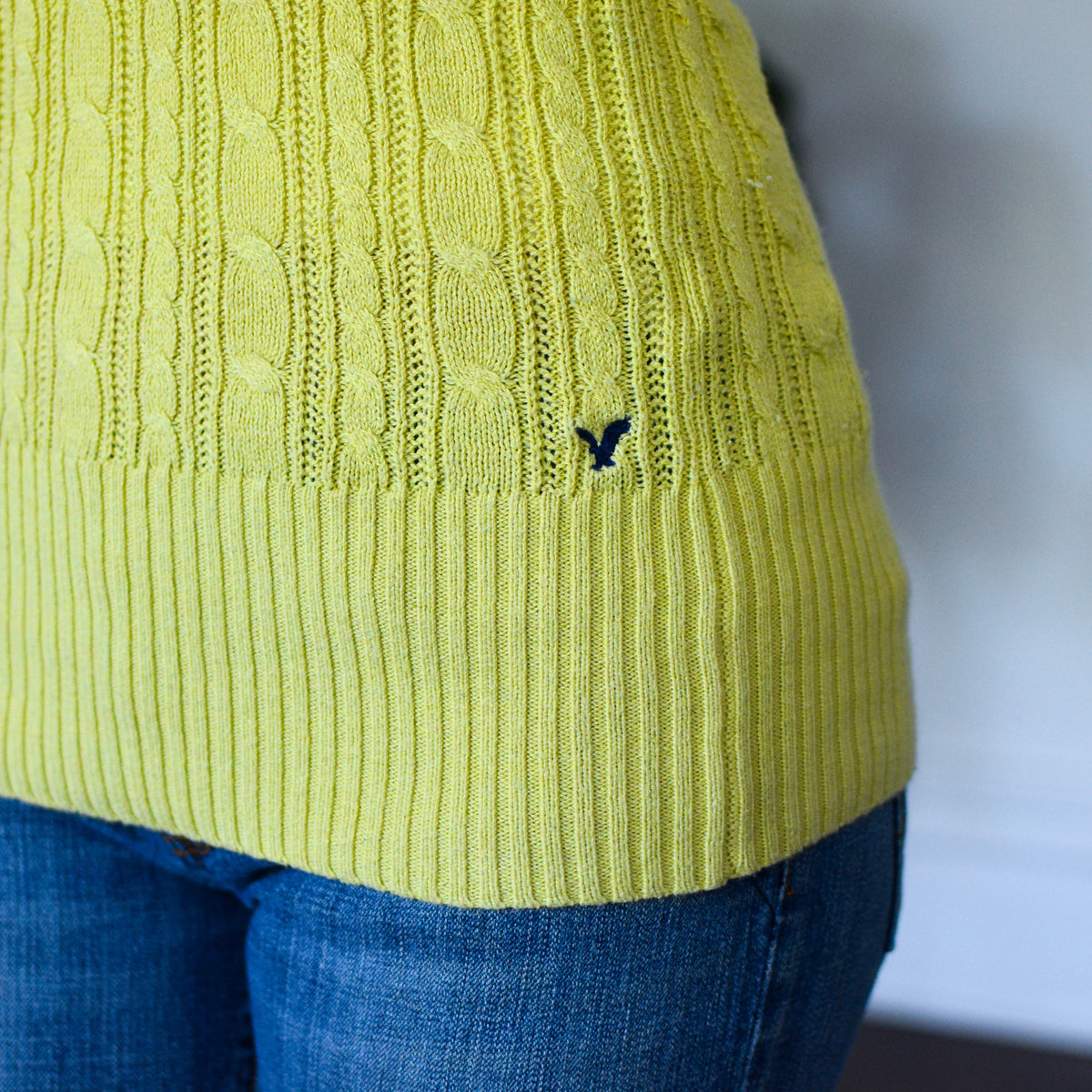 Vintage Femme American EagleDrop-Neck Knit Sweater