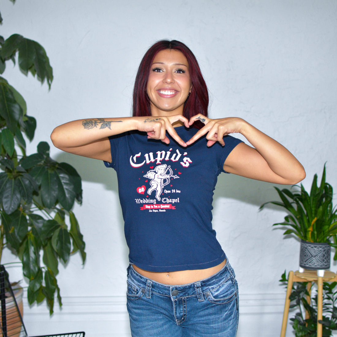 Vintage Y2K Femme American Eagle Cupids Wedding Chapel T-Shirt