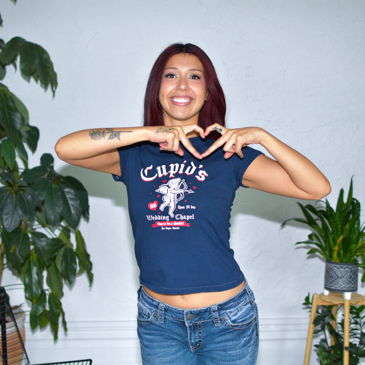 Vintage Y2K Femme American Eagle Cupids Wedding Chapel T-Shirt