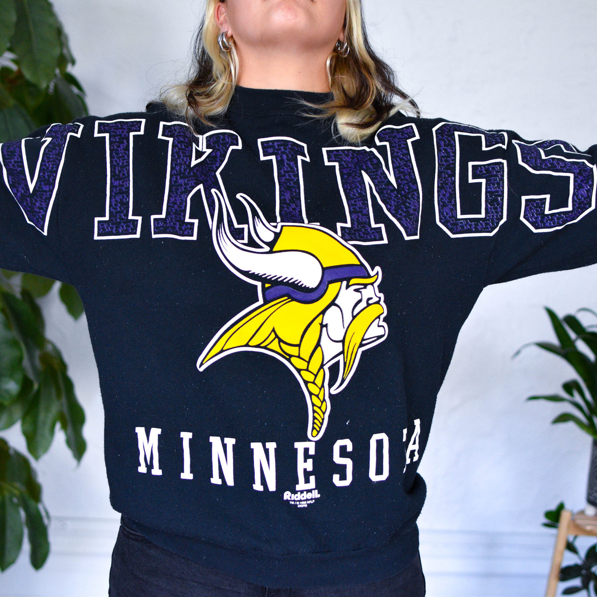 Vintage 1995 Minnesota Vikings Black Spell-Out Sweatshirt