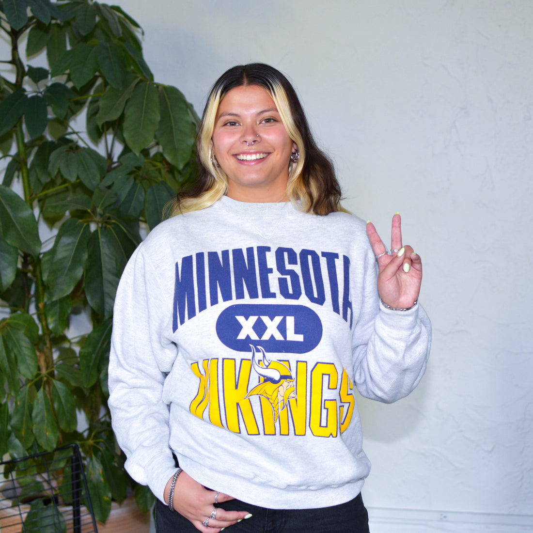 Vintage Minnesota Vikings Heavyweight Gray Sweatshirt