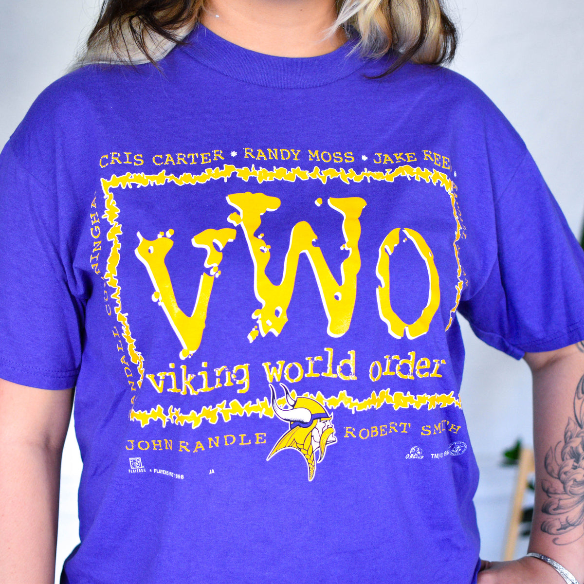Vintage 1998 Minnesota Vikings VWO Graphic T-Shirt