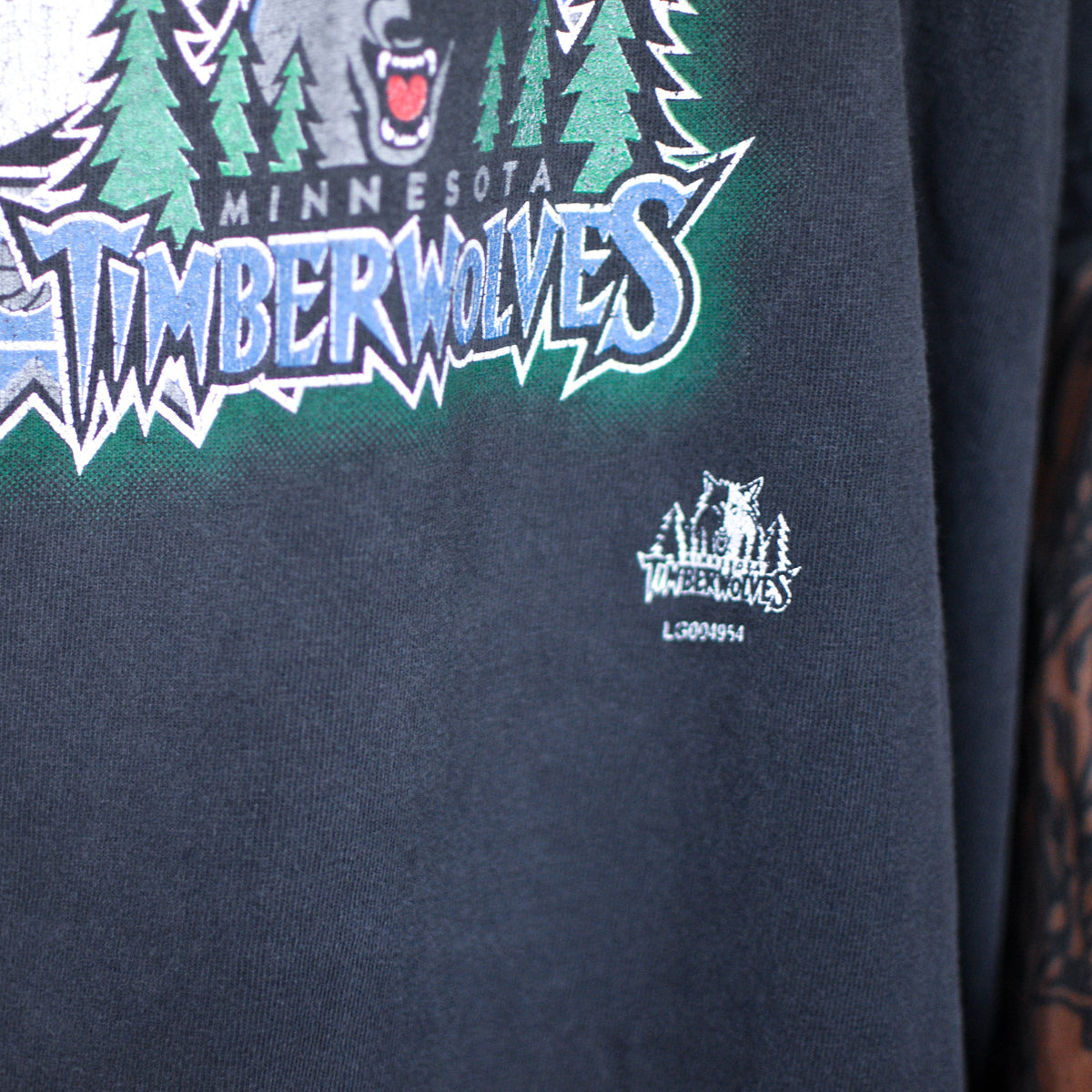 Vintage 90s Minnesota Timberwolves Logo7 Faded Big Print T-Shirt