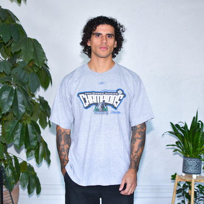 Vintage 2004 Minnesota Timberwolves Midwest Division Champions T-Shirt
