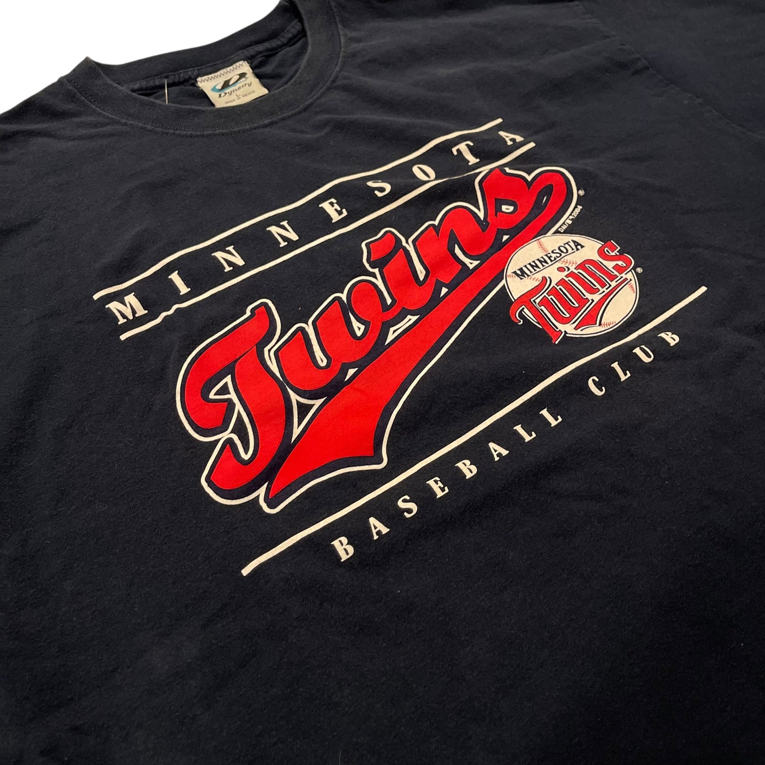 Vintage 2004 Minnesota Twins Graphic T-Shirt