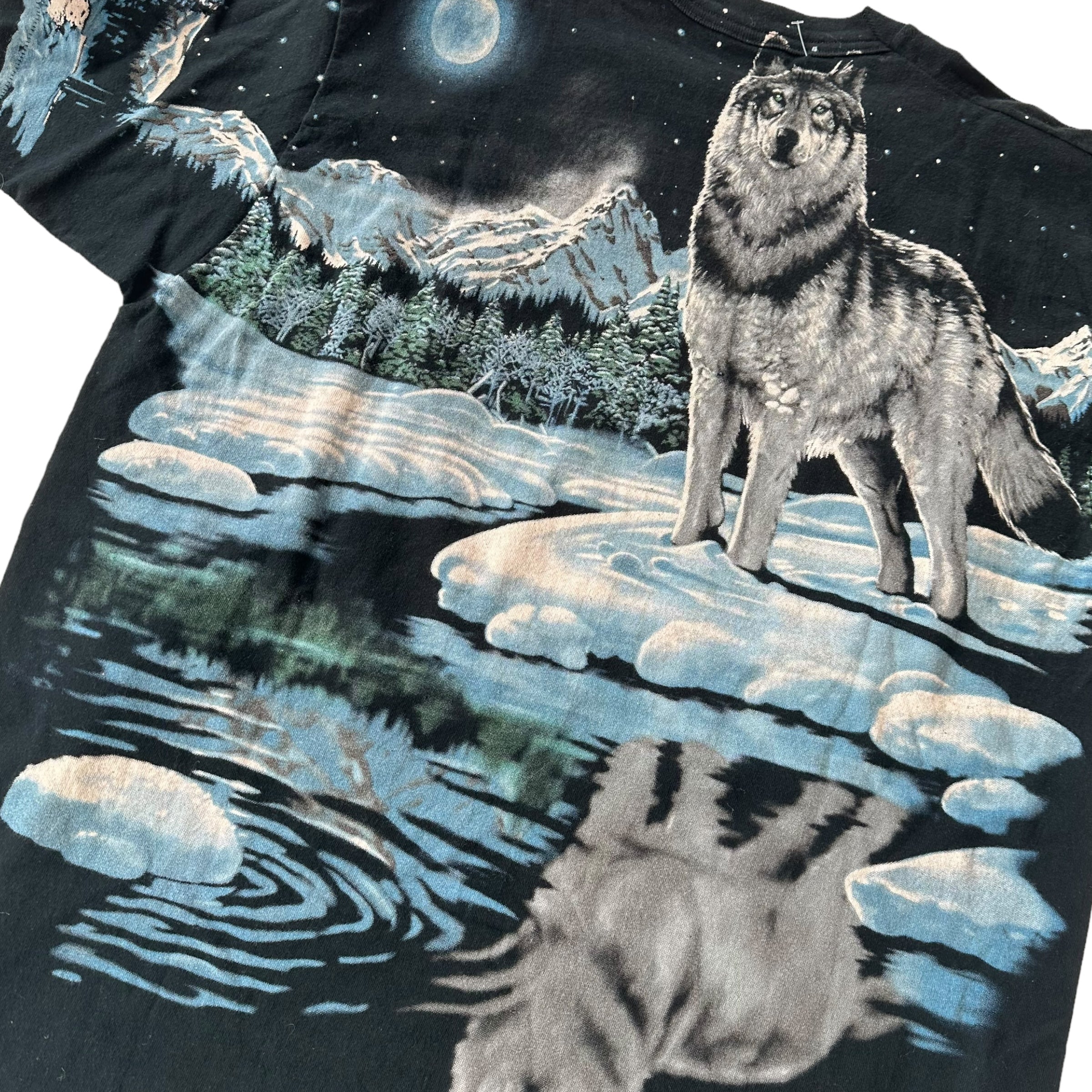 1996 Liquid Blue AOP Wolves Graphic T-Shirt