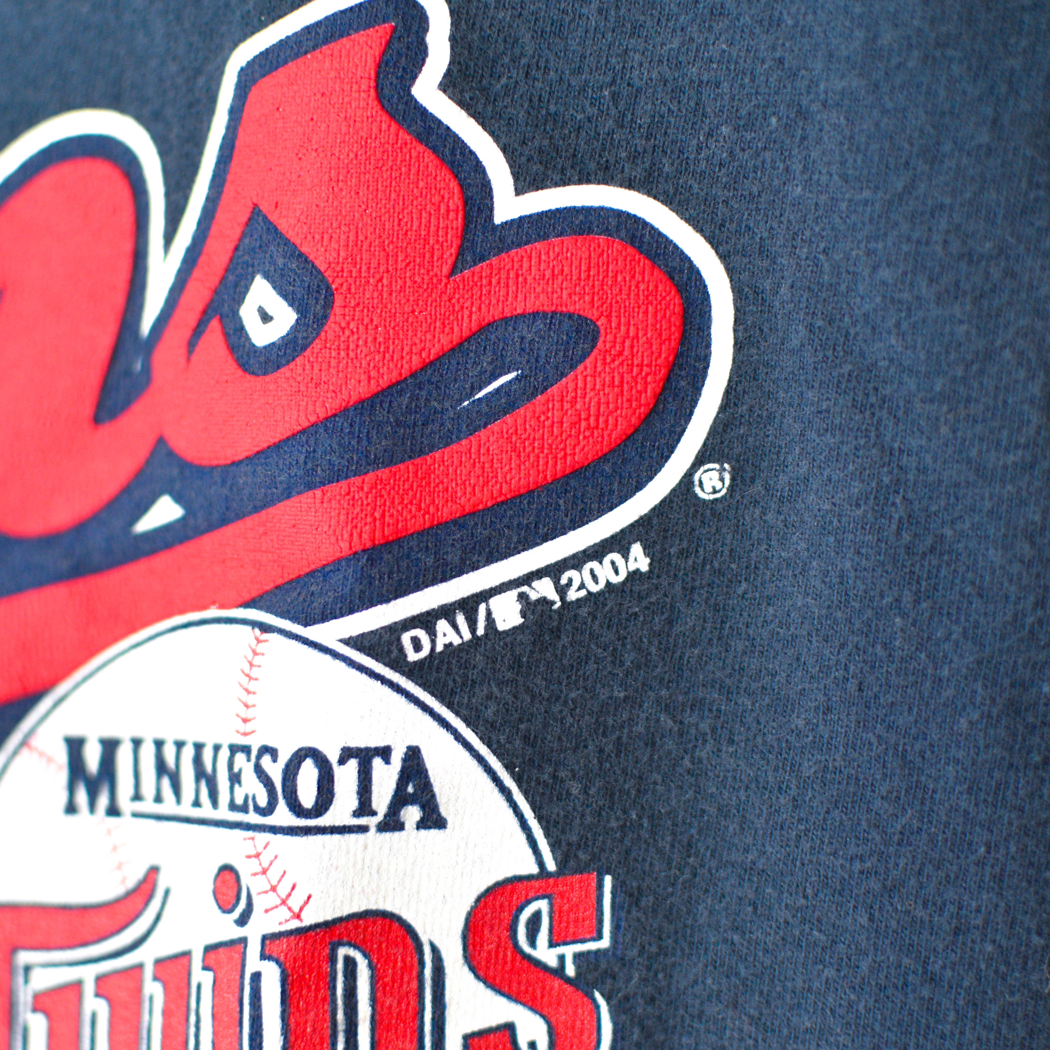 Vintage 2004 Minnesota Twins Graphic T-Shirt