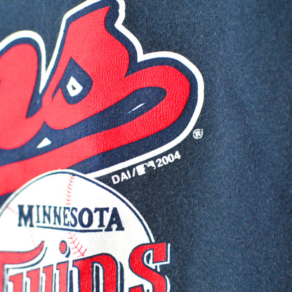 Vintage 2004 Minnesota Twins Graphic T-Shirt
