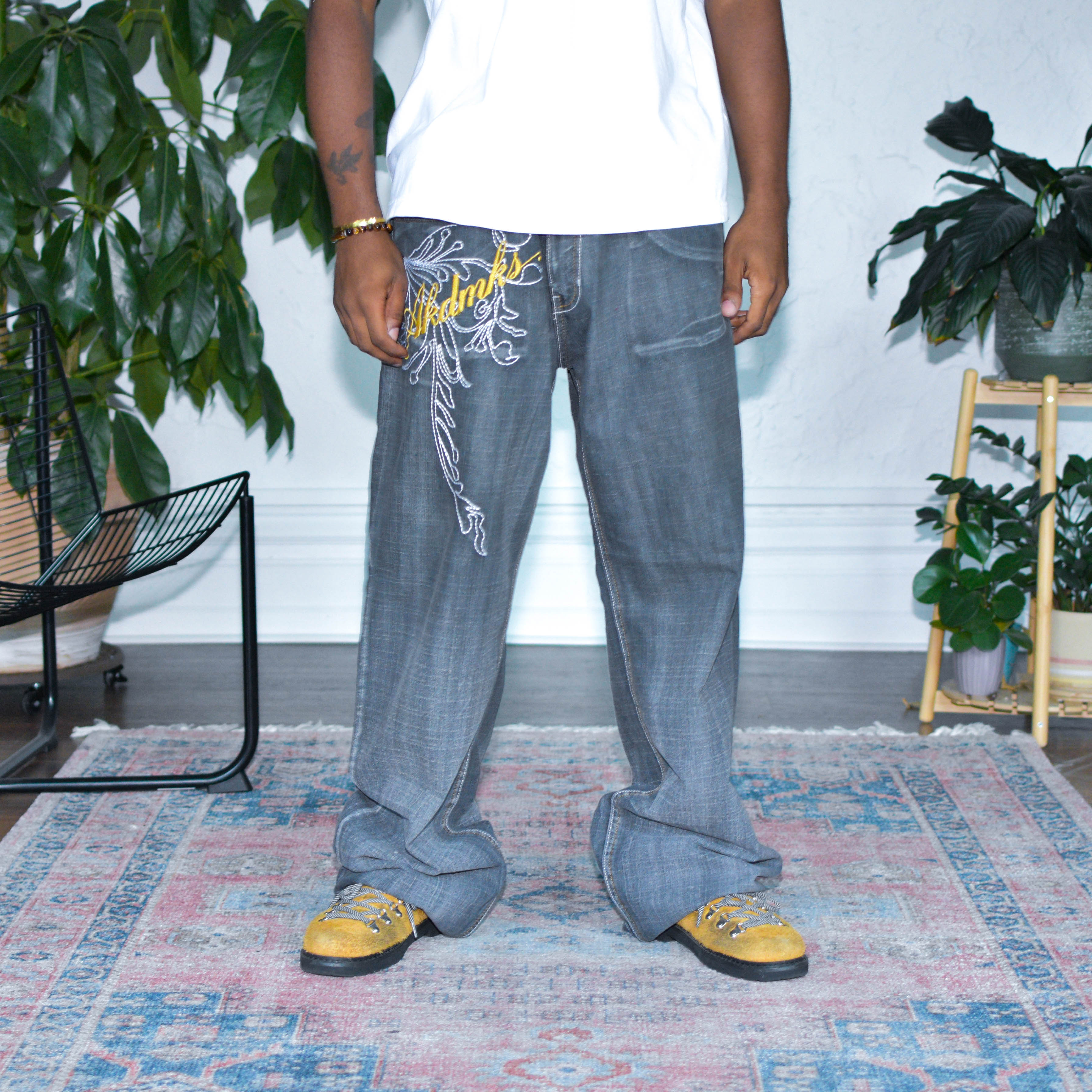 Vintage Y2k Akademiks Washed Out Black Embroidered Jeans