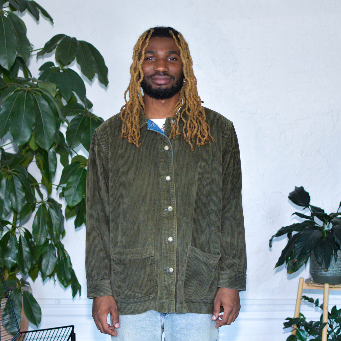 Vintage Long Sleeve Cabin Creek Corduroy Button-Down