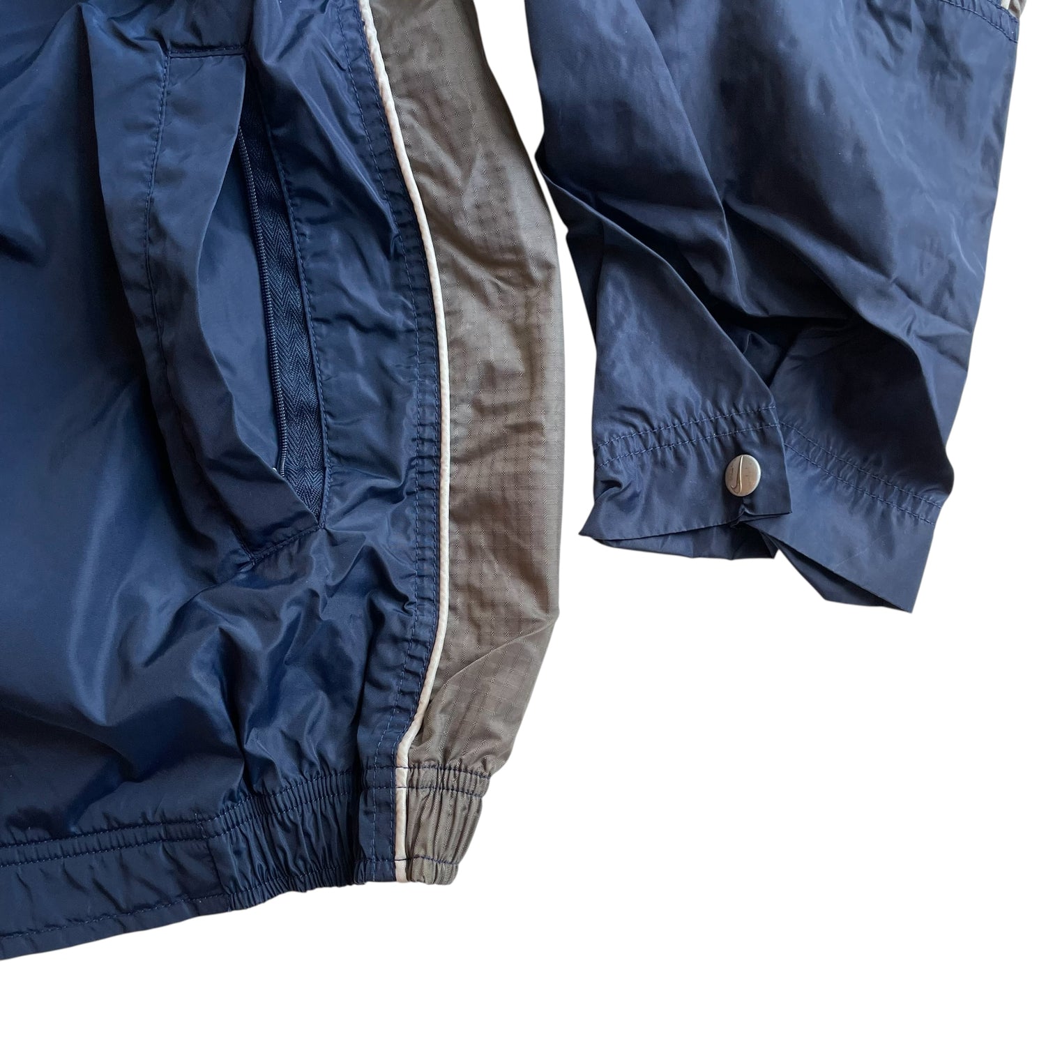 Vintage Nike Navy and Gray Unlined Windbreaker