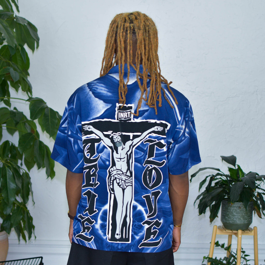 Vintage Y2K Ibeu Crucifixion Button Up
