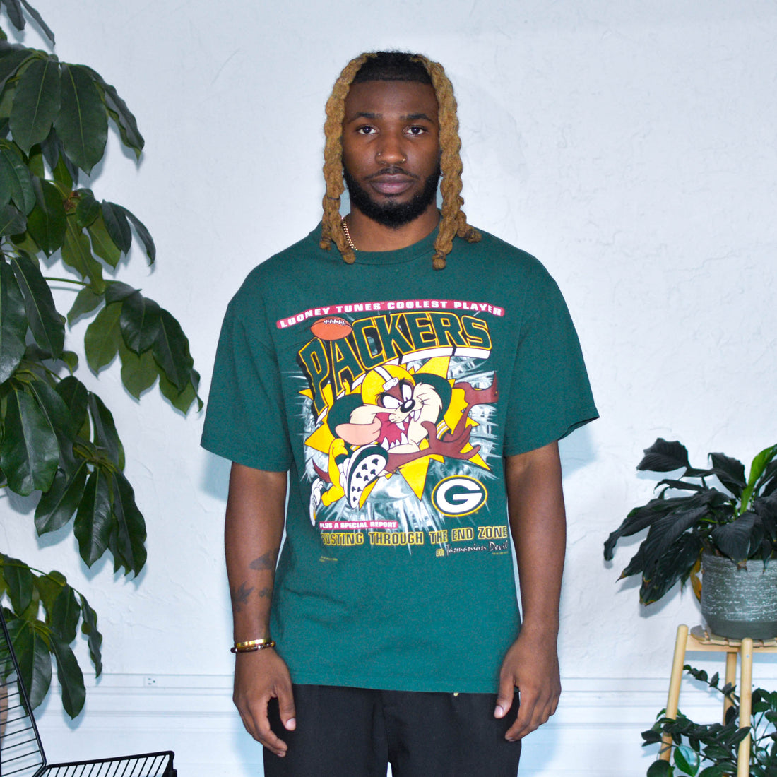 Vintage 1997 Looney Tunes Taz Green Bay Packers T-Shirt