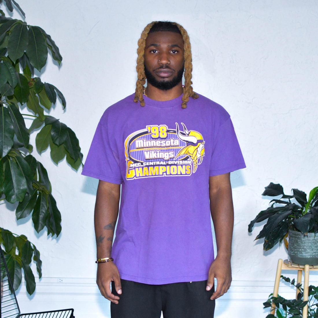 Vintage 1998 Minnesota Vikings Central Division Champions Purple T-Shirt
