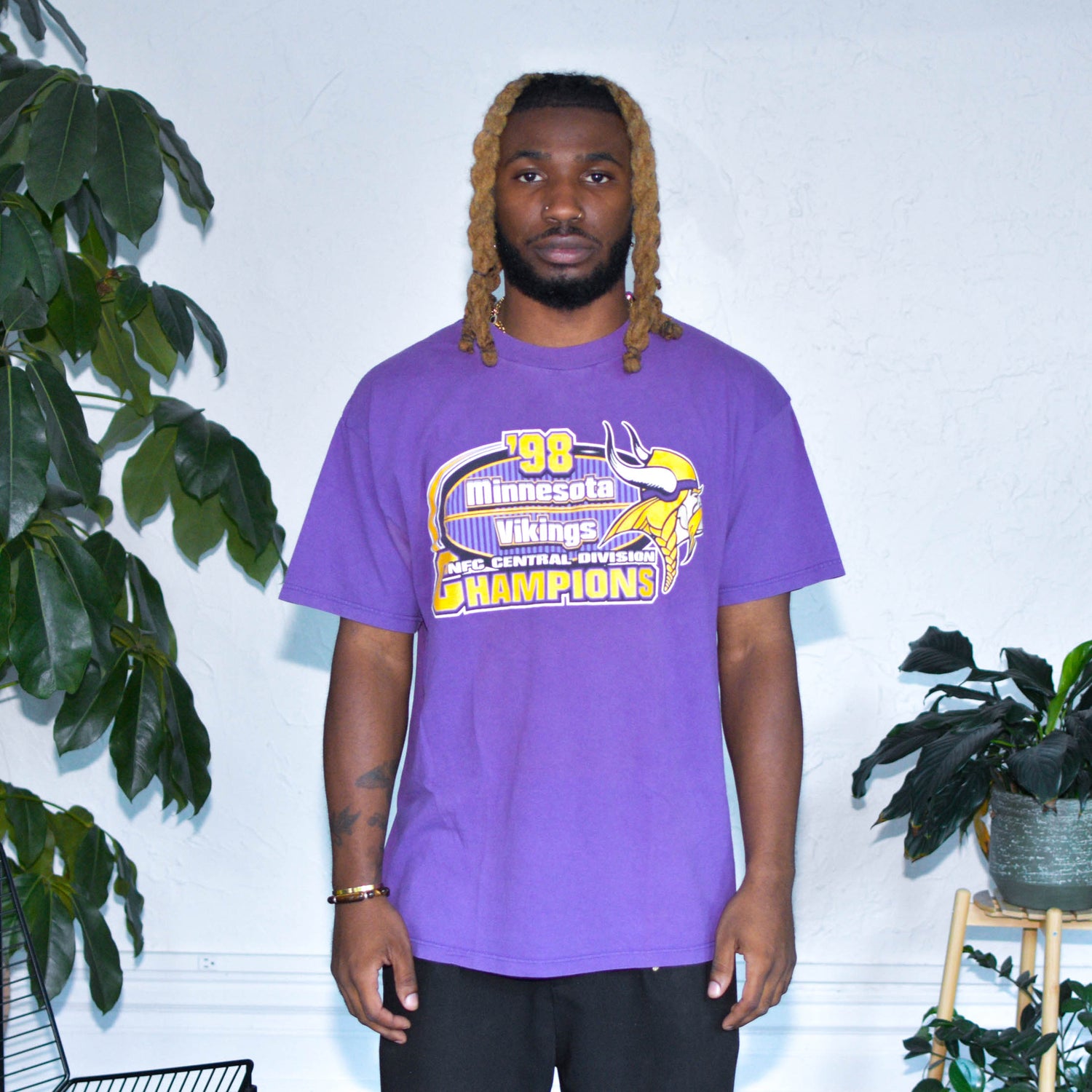 Vintage 1998 Minnesota Vikings Central Division Champions Purple T-Shirt