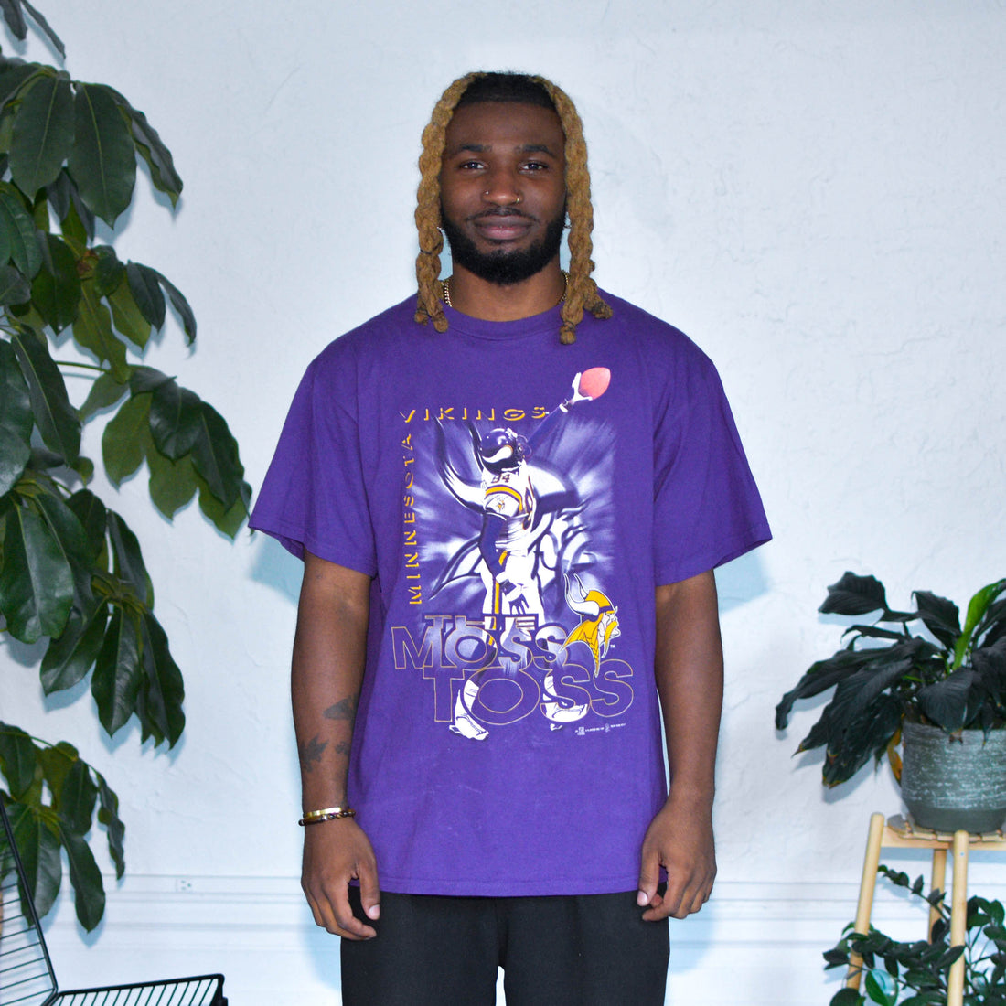 Vintage 1998 Minnesota Vikings Randy Moss Graphic T-Shirt