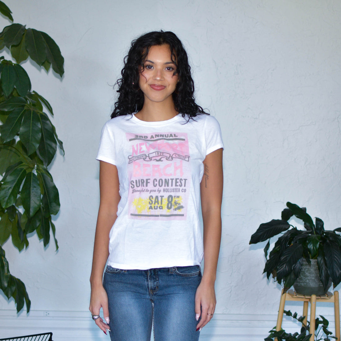 Vintage Y2K Hollister Co. Femme Graphic T-Shirt (White)
